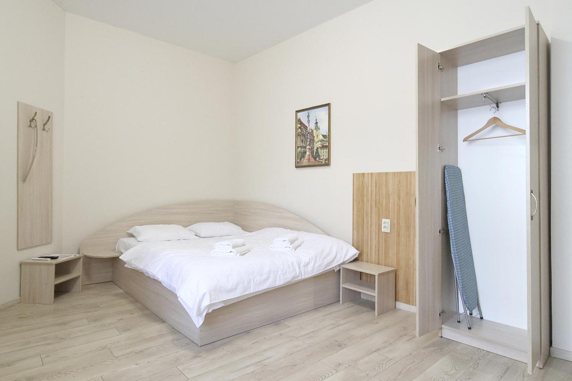Buk Apartments On Doroshenka 25 Lviv Kültér fotó