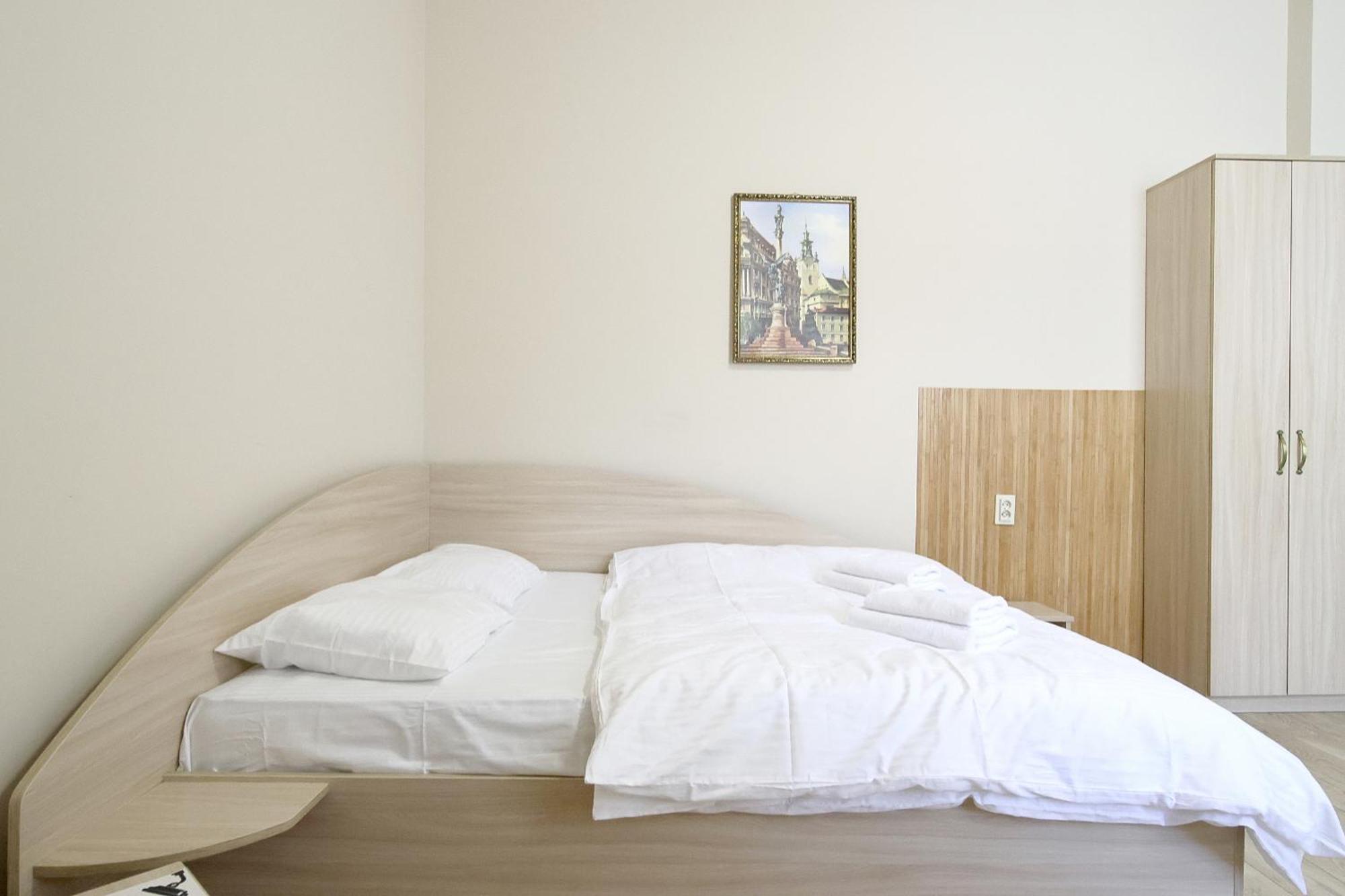 Buk Apartments On Doroshenka 25 Lviv Kültér fotó